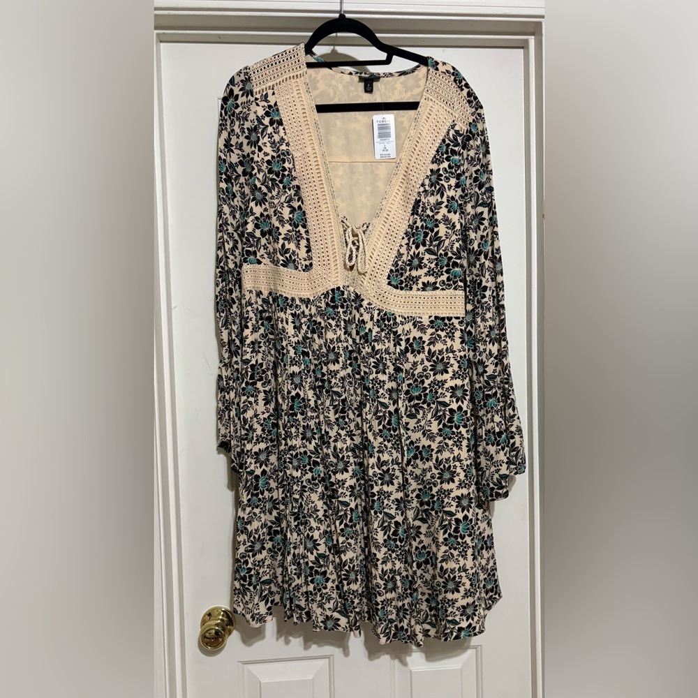 Torrid Beige and Black Crochet Detail Dress